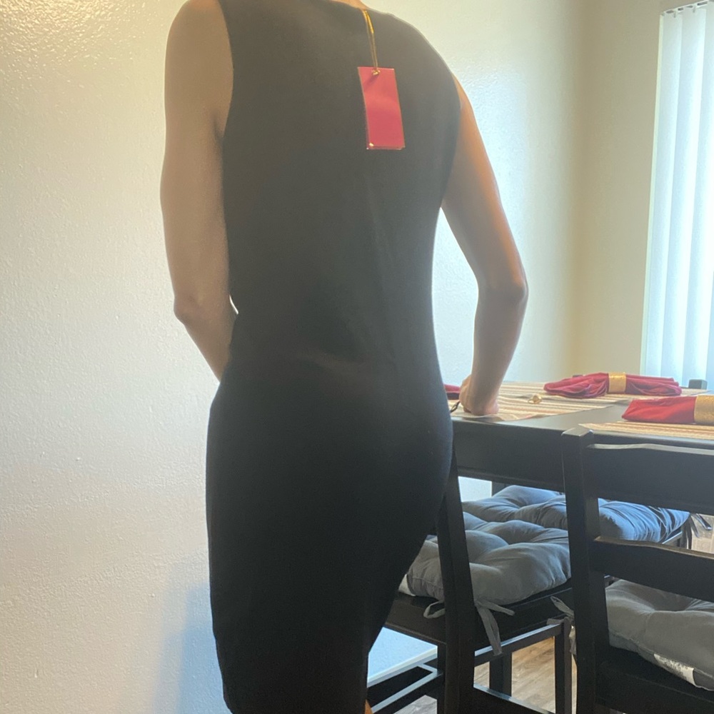 Simple BLACK BODY CON DRESS - Picture 8 of 11